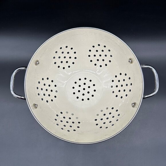 Vintage Colander Strainer 1980s Seashell Enamel Metal Cream Pink Nautical Beach - Picture 6 of 14